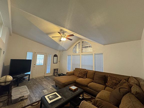 4th image of 2558 Mountain Crest Dr