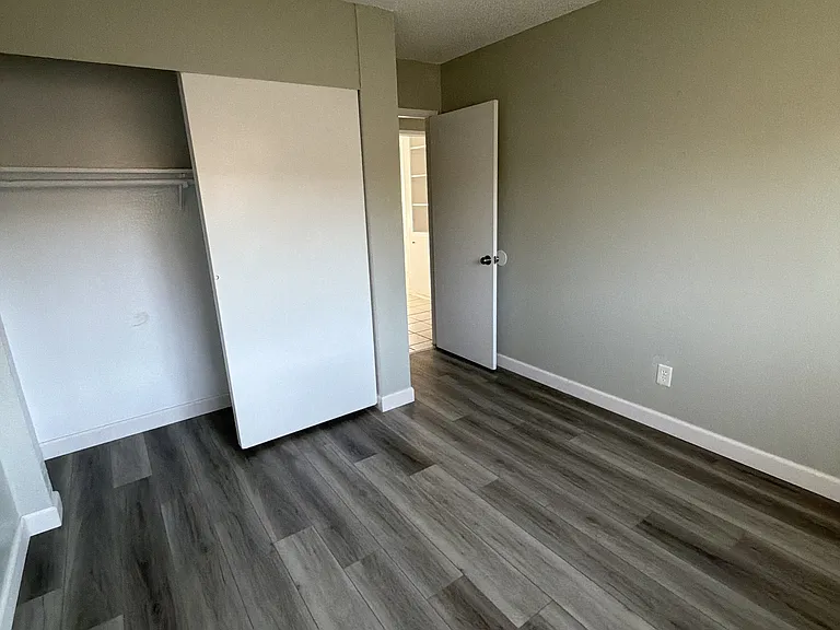 849 Cherry Ave #B — Photo 6