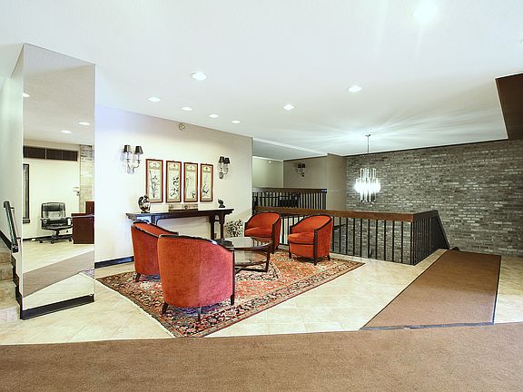 3rd image of 30 Greenridge Ave APT 3B