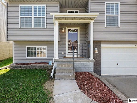 3rd image of 19509 V St