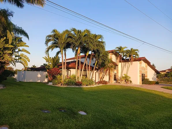 2727 SE 24th Pl, Cape Coral, FL 33904