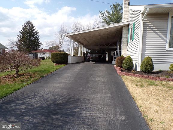 3rd image of 1417 Margaret St