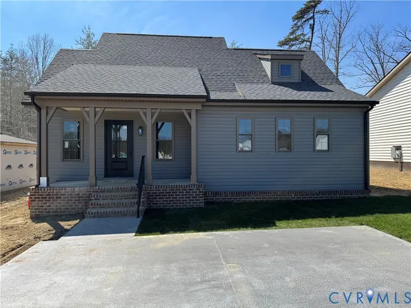 211 Zion Dr, Farmville, VA 23901
