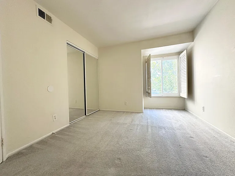 166 Stanford Ct — Photo 21