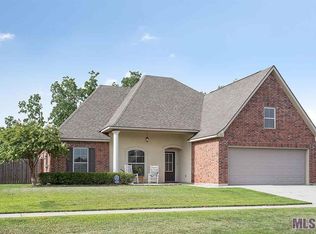 1955 Zelmere St, Zachary, LA 70791