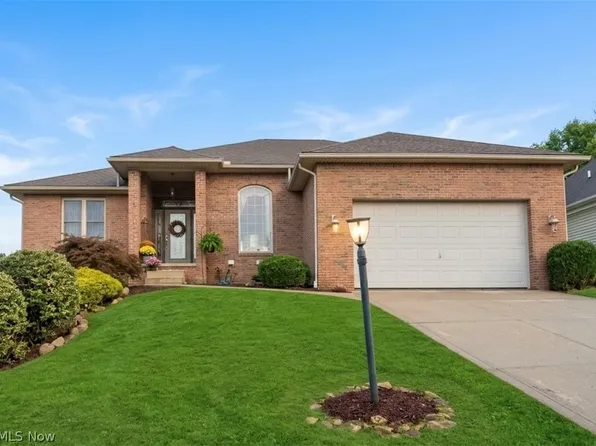 501 Deer Park Dr NE, New Philadelphia, OH 44663