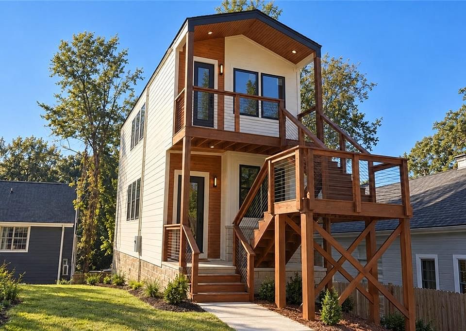 1st image of 220 Maple Pl NW