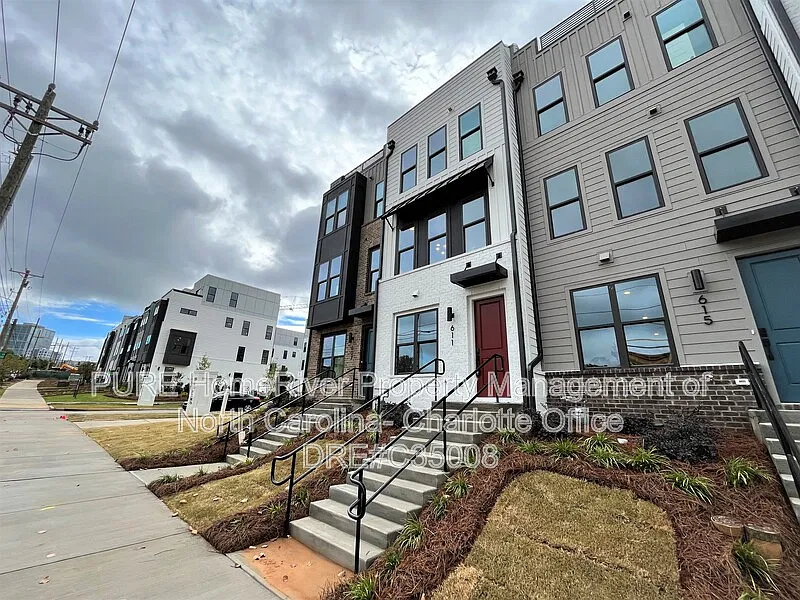 3 bed, 3.5 bath, 1850 sqft, $2,995 — Photo 2