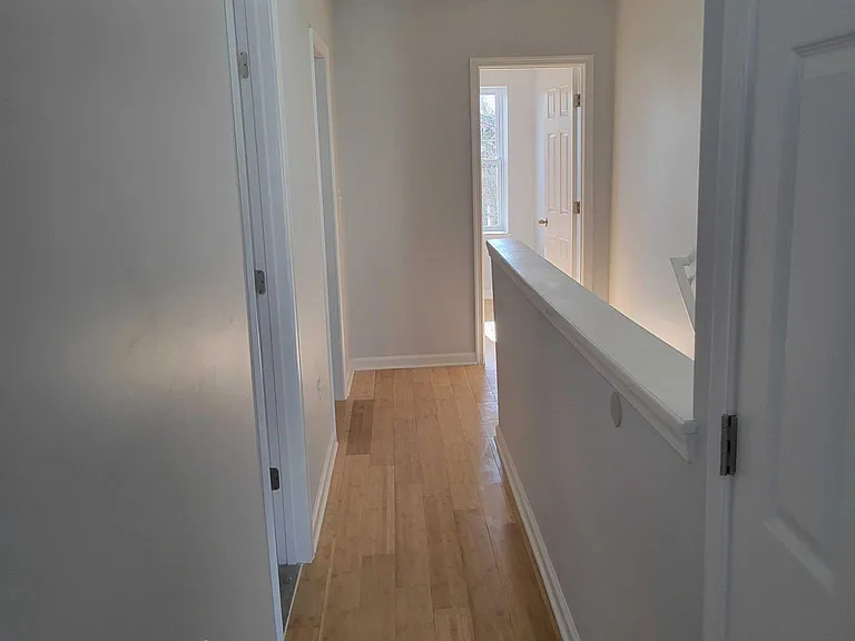 1545 Carswell St — Photo 6