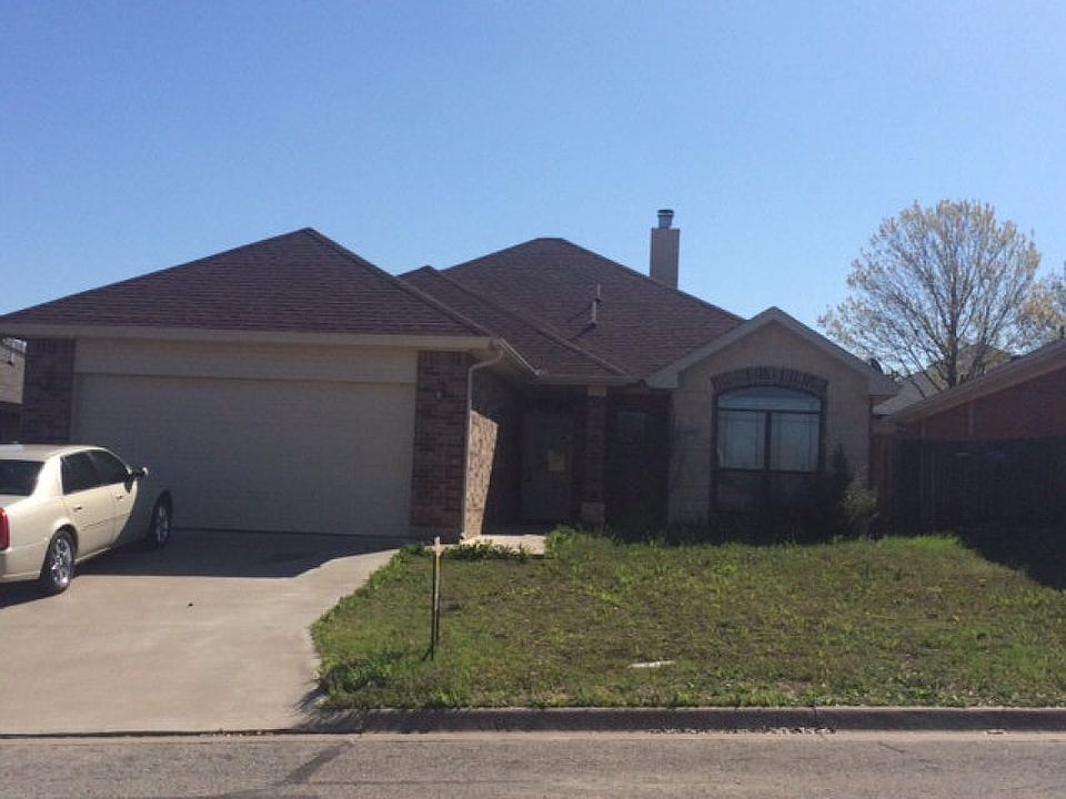 1st image of 1206 Coventry Ln