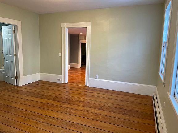 3rd image of 9 1/2 Purchase St