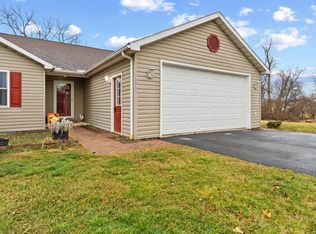 1065 Kunkle Dr, Chambersburg, PA 17202