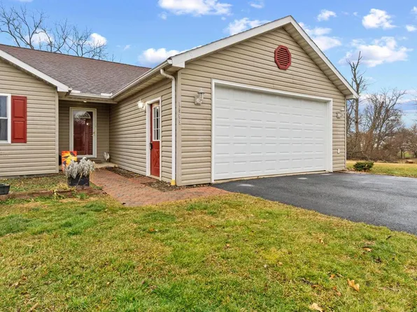 1065 Kunkle Dr, Chambersburg, PA 17202