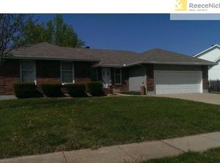 3505 NW Applewood Ct, Blue Springs, MO 64015