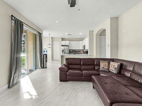 3rd image of 7654 Jewelwood Dr