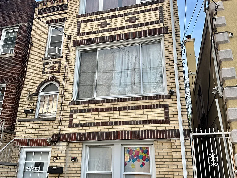 361 Jersey Ave #3 — Photo 1