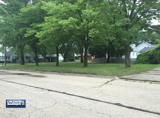 512 W Millard St, New London, WI 54961