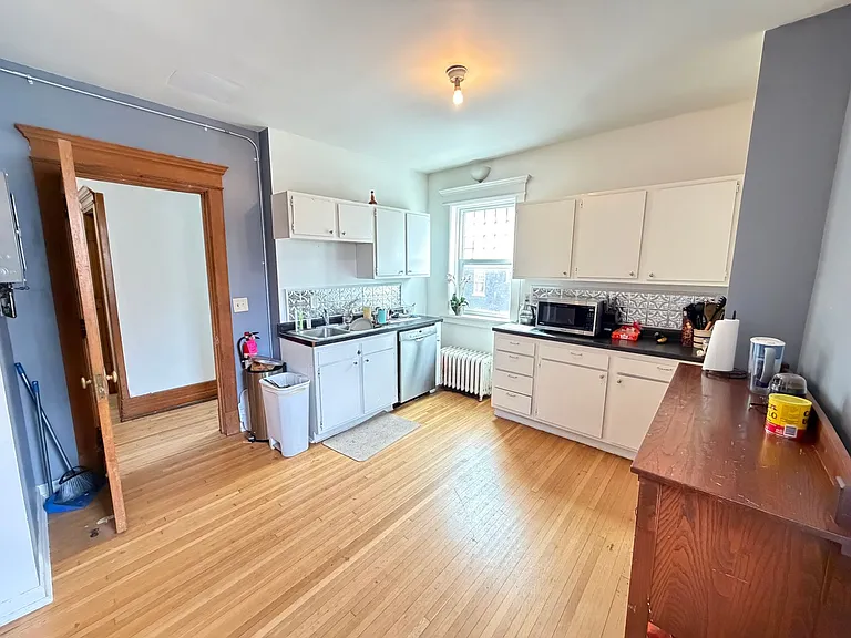 2307 E Superior St #2 — Photo 25