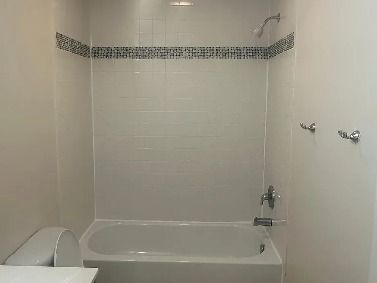 130 Linden St #1 — Photo 5