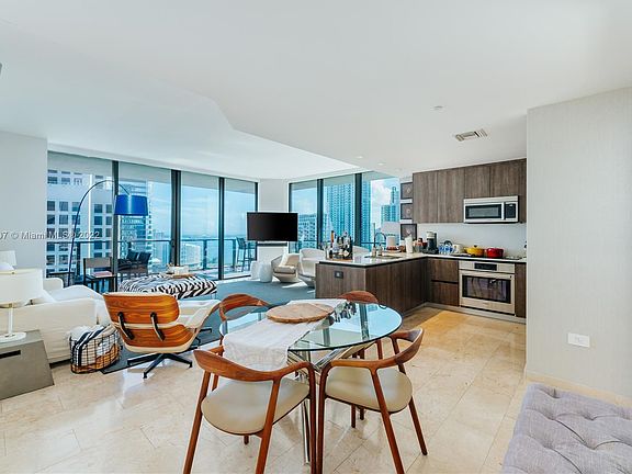 3rd image of 68 SE 6th St APT 2601