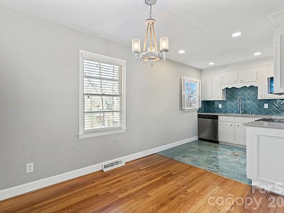 5th image of 1717 Woodvalley Dr