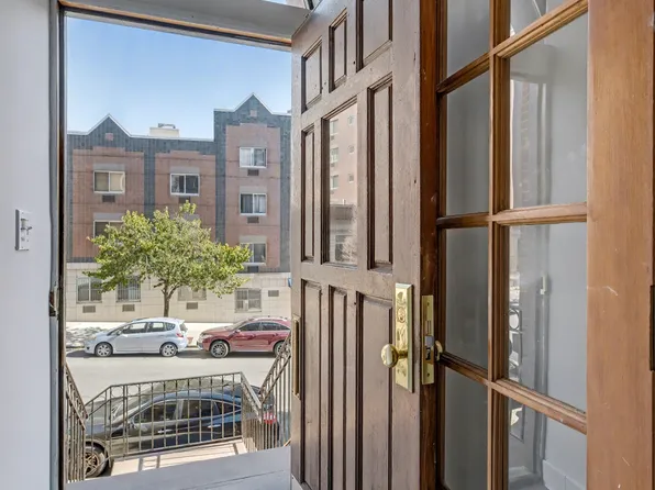 49 Bradhurst Avenue image 3 of 33