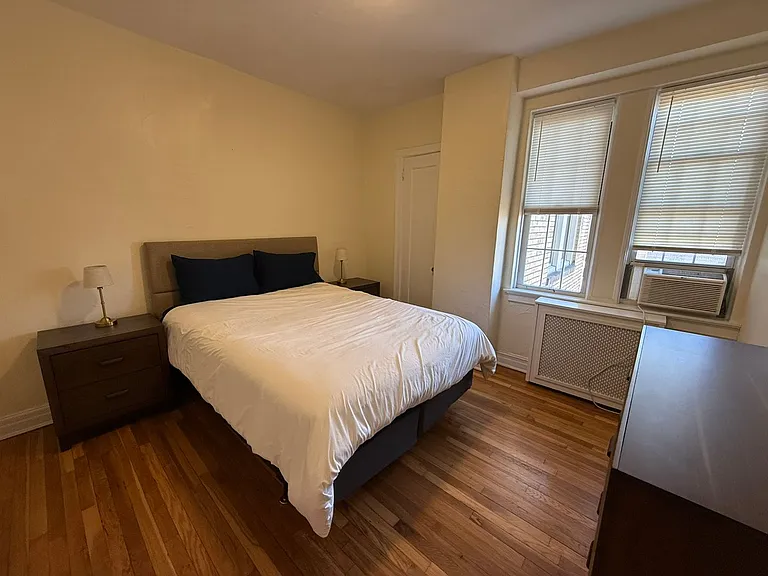 New King Edward Apartments — Photo 444