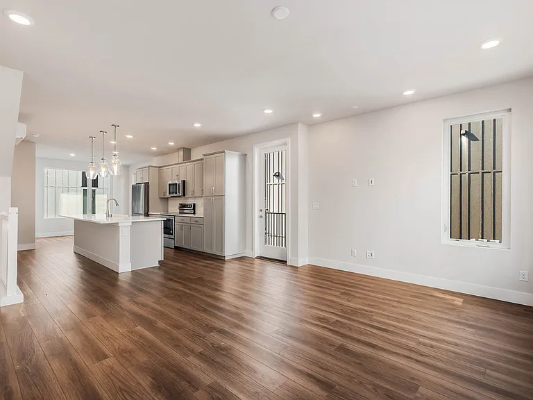13335 Greenwood Ave N #D — Photo 9