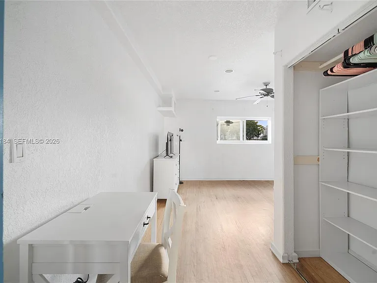 905 Sunrise Ln #905 — Photo 17