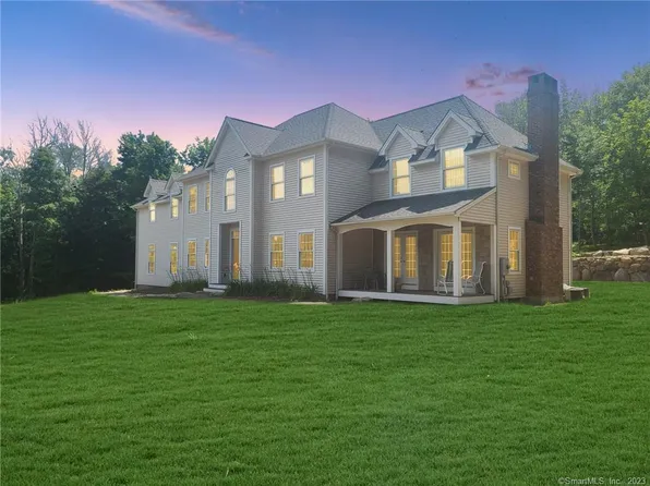 26 Barberry Drive, New Hartford, CT 06057