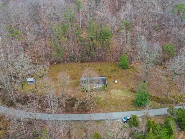 68 Star Gap Rd, Stanton, KY 40380