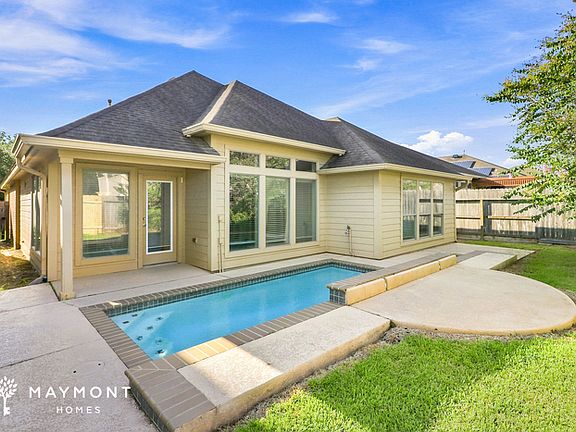 3rd image of 10910 Brighton Gardens Dr