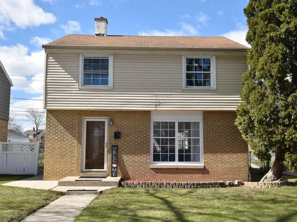 2300 West Roosevelt DRIVE, Milwaukee, WI 53209