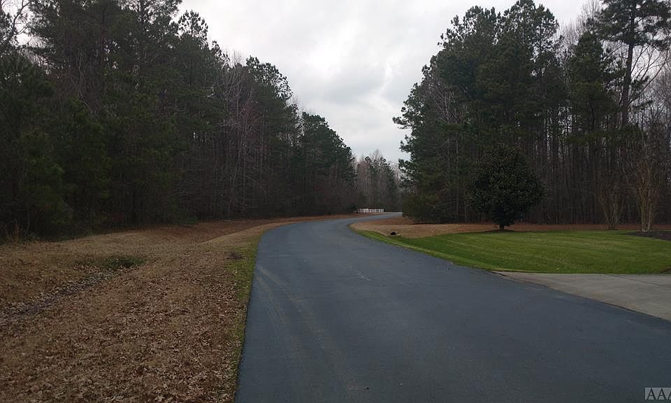 1st image of 209 Pine Point Rd