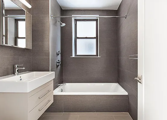 Sold by Warburg | media 7