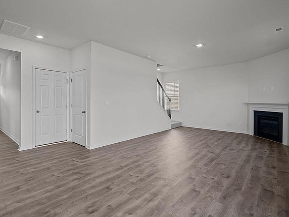 5th image of 2708 Salisbury Lane W