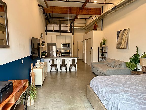 4th image of 401 N Bush St #219