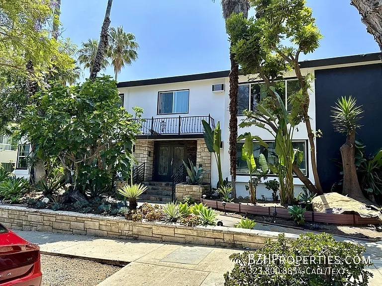 1215 N Hayworth Ave #203A — Photo 15
