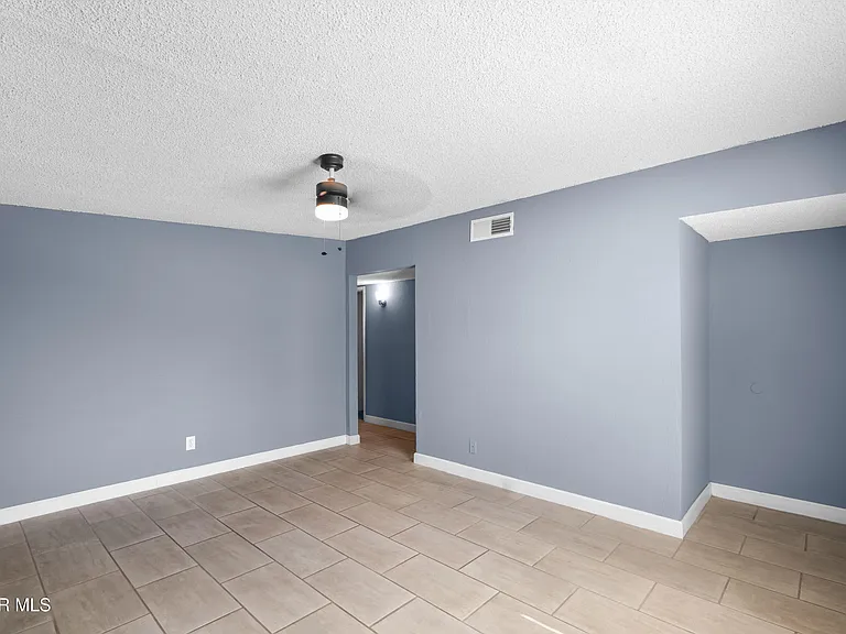 3977 Las Casitas Dr #B — Photo 5