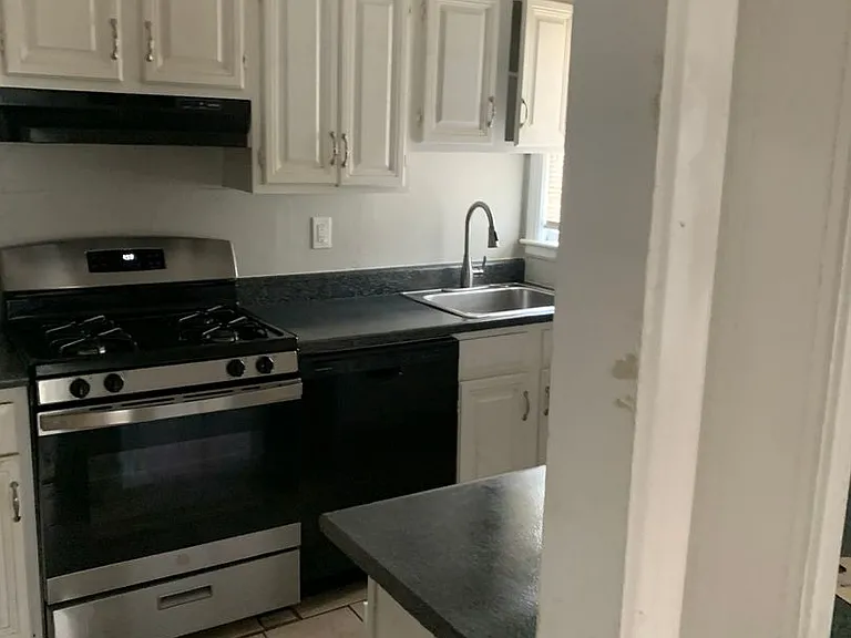 1924 Taylor Ave — Photo 8