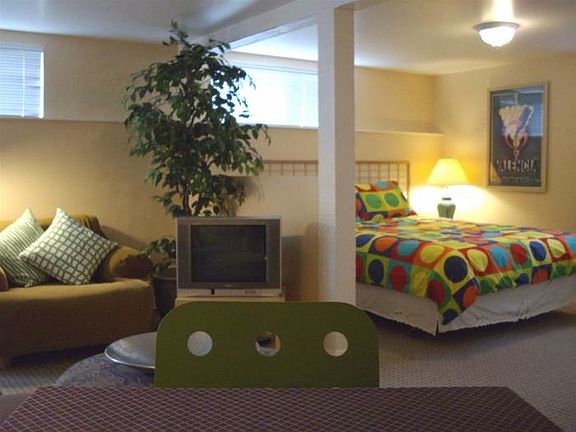 Living Room/Bedroom