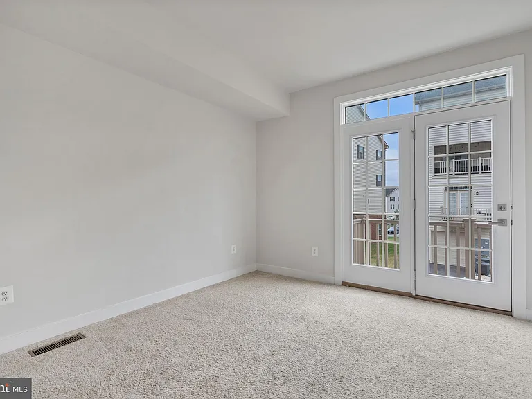 5936 Etterbeek St — Photo 18