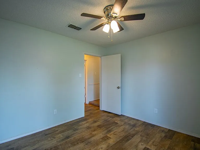 5706 87th Pl — Photo 10