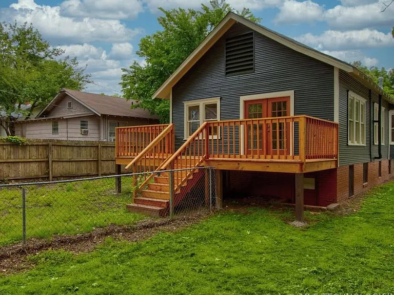 608 N McKinley Ave — Photo 16
