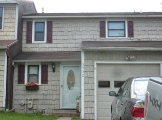 5532 Trastevere Rd, Clay, NY 13041