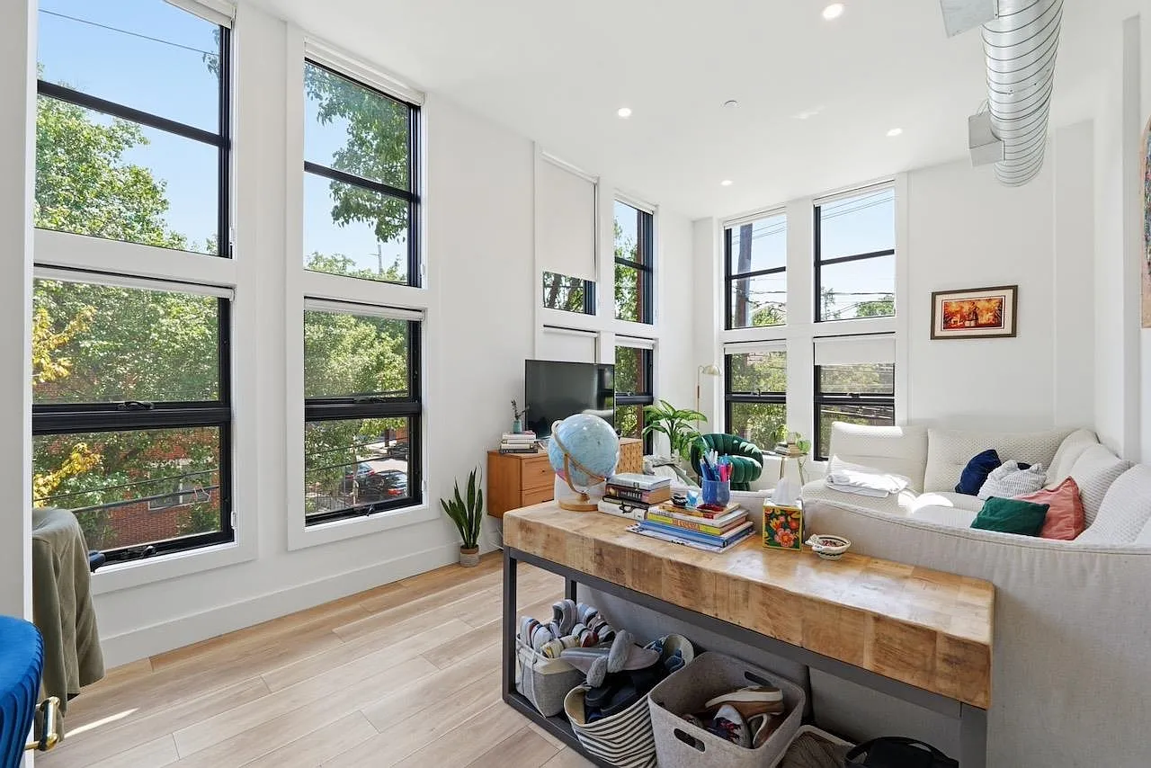 2 bed, 1.5 bath, $4,850 — Photo 2