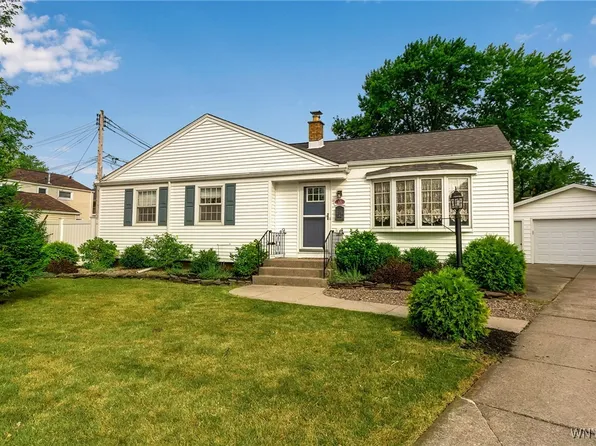 15 Brookville Ct, Tonawanda, NY 14150