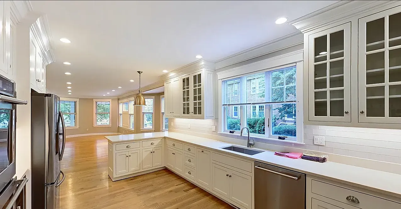 5 bed, 3.5 bath, 2400 sqft, $10,500 — Photo 2