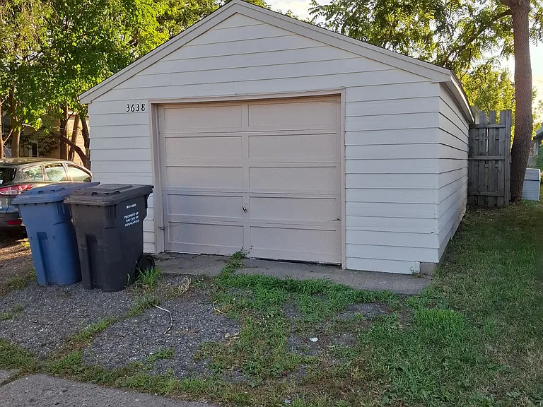 3638 Bryant Ave N — Photo 2