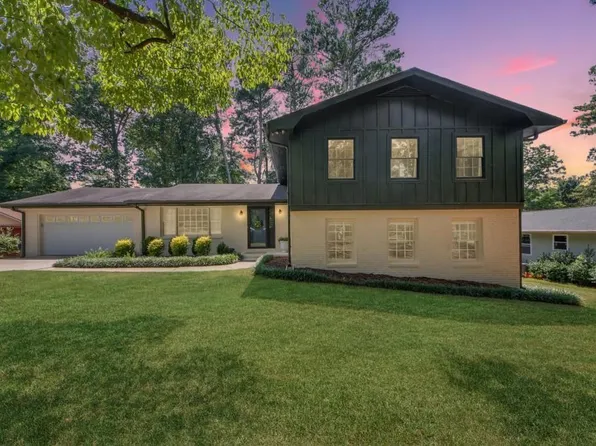 2204 Pine Point Dr, Lawrenceville, GA 30043